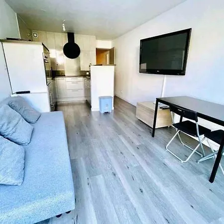 Superbe Appart En Résidence à 300 M De La Plage.